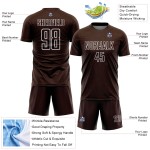 Maglia da calcio personalizzata con stampa a sublimazione di forme geometriche marroni e bianche Maglia da calcio personalizzata con stampa a sublimazione di forme geometriche marroni e bianche