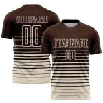 Maglia da calcio personalizzata con stampa sublimatica a righe marroni e crema sfumate Maglia da calcio personalizzata con stampa sublimatica a righe marroni e crema sfumate